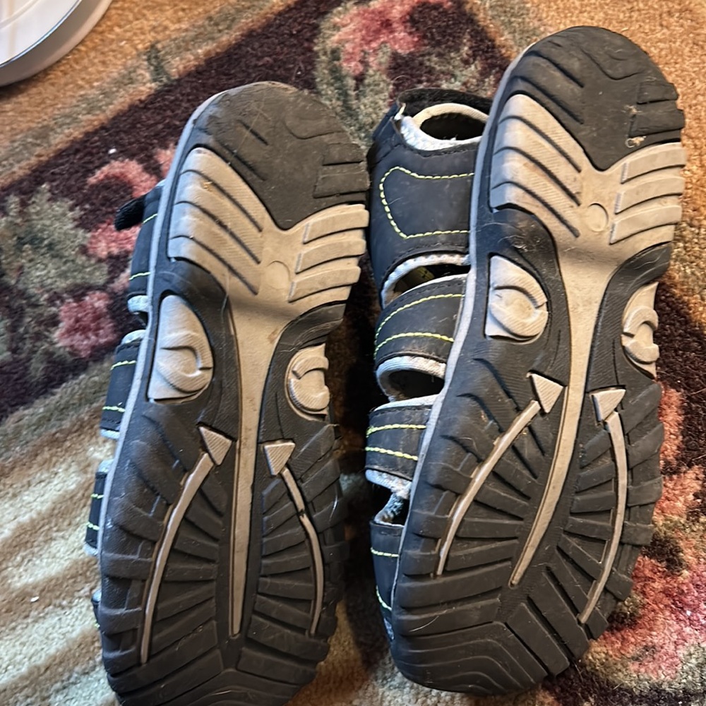 Sandals ! - Picture 7 of 7